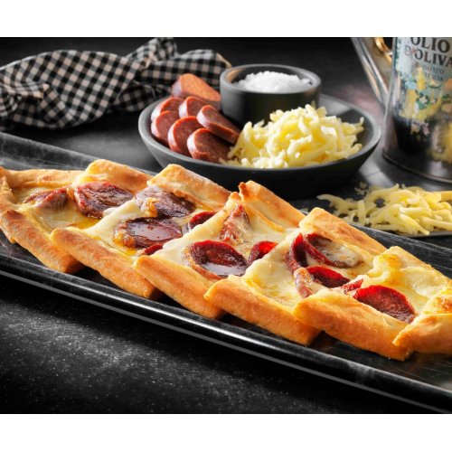 Kaşarlı Sucuklu Pide